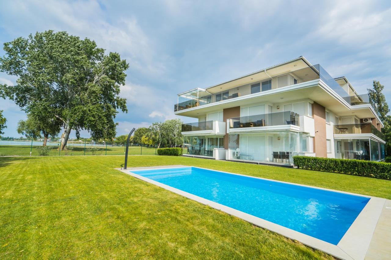 Myflat Luxy Beach Apartment Сиофок Екстериор снимка